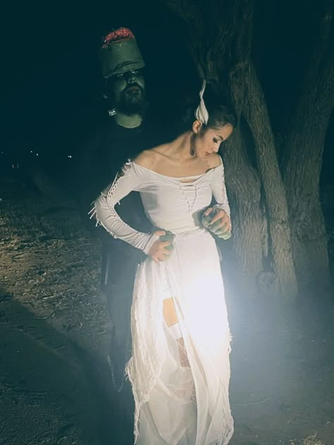 Frankinstine Costume Women, Bride Of Frankenstein Dress Diy, Bride Of Frankenstein Outfit, Frankenstein's Bride Costume, Frankenstein Wife Costume, Modern Bride Of Frankenstein Costume, Bride Of Frankenstein Costume Diy, Frankinstine And His Bride, Frankenstein And Wife Costume