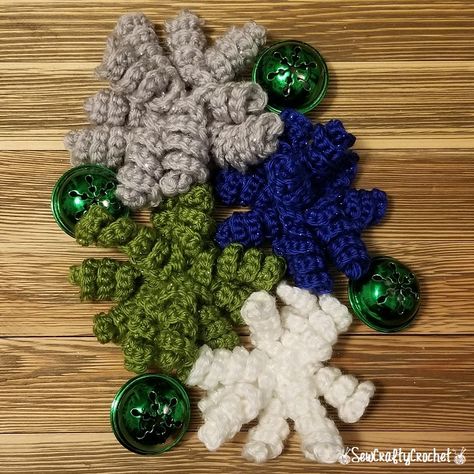 Crochet Ribbon Candy Ornament, Crochet Gift Bows Free Pattern, Crochet Christmas Bow, Bows For Presents, Crochet Spiral, Christmas Gift Bow, Crochet Holiday, Yarn Basket, Homemade Bows