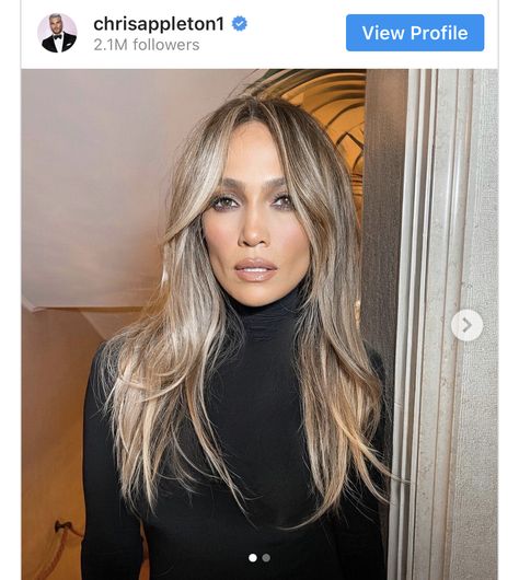 Jlo Long Hair, Chloe Kardashian Hair 2023, Layered Shag With Curtain Bangs, Jlo Hair Colors, Shag With Curtain Bangs, Jlo Hair, Chris Appleton, Layered Shag, Weekend Hair