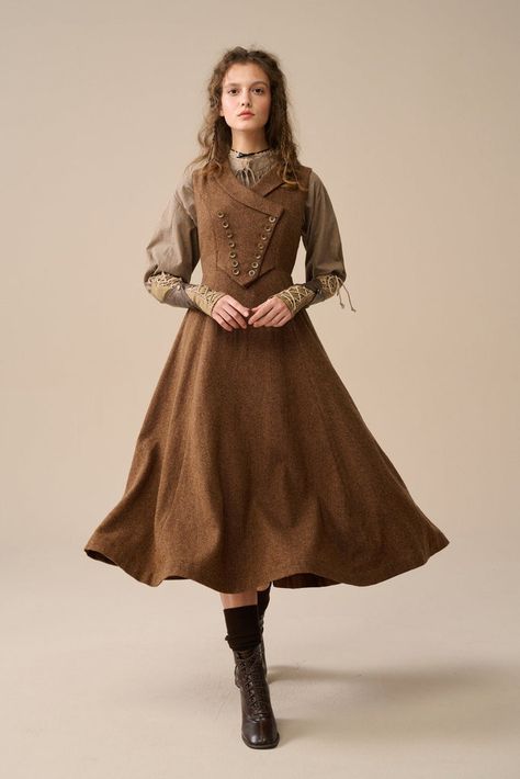 Helen 17| Vintage wool dress Layer Dresses For Winter, Warm Winter Dresses, Warm Dress, Vintage Midi Dresses, Linen Fashion, Dress Autumn, Warm Dresses, Wool Shirt, Autumn Dress