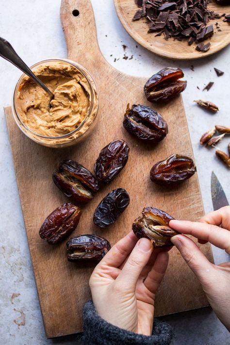 Stuffed dates with peanut butter are perfect when you crave something sweet yet not that unhealthy. Quick to make, naturally vegan and gluten-free too. Lazy Cat Kitchen, Stuffed Dates, Date Recipes, Chocolate Shavings, Healthy Meal Plans, Good Healthy Recipes, Healthy Treats, Something Sweet, Vegan Desserts