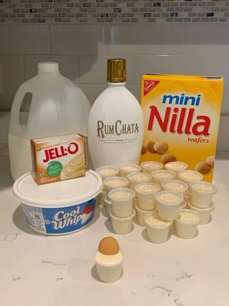 Rumchata Banana Pudding Shots, Rum Chata Pudding Shots Recipes, Banana Pudding Jello Shots, Halloween Banana Pudding, Banana Pudding Shots, Drink Ideas Alcoholic, Shots Alcohol Recipes, Instant Banana Pudding, Fun Drinks Alcohol