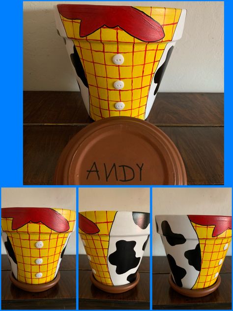 Disney Painted Pots, Disney Terra Cotta Pots, Disney Flower Pots, Cute Flower Pot Painting Ideas, Stacked Flower Pots, Toy Story Crafts, Plant Pot Design, Diy Pottery Painting, Flower Pot Design