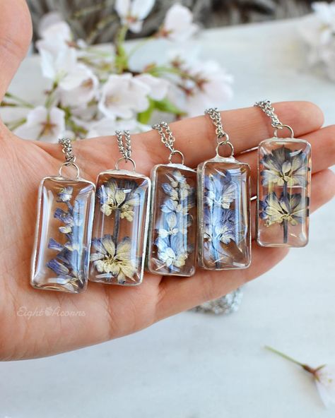 Pressed Lavender, Flowers In Nature, Flower Terrarium, Soft Soldering, Resin Jewlery, Lavender Necklace, Dried Flower Jewelry, Flower Resin Jewelry, Terrarium Jewelry