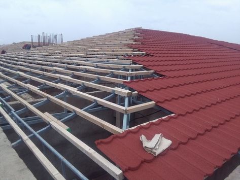 Aluminum Roofing, Metal Roof Tiles, Roofing Tiles, Sheet Metal Roofing, Roofing Ideas, Birdhouses Rustic, House Roof Design, Nigeria Africa, Steel Roofing