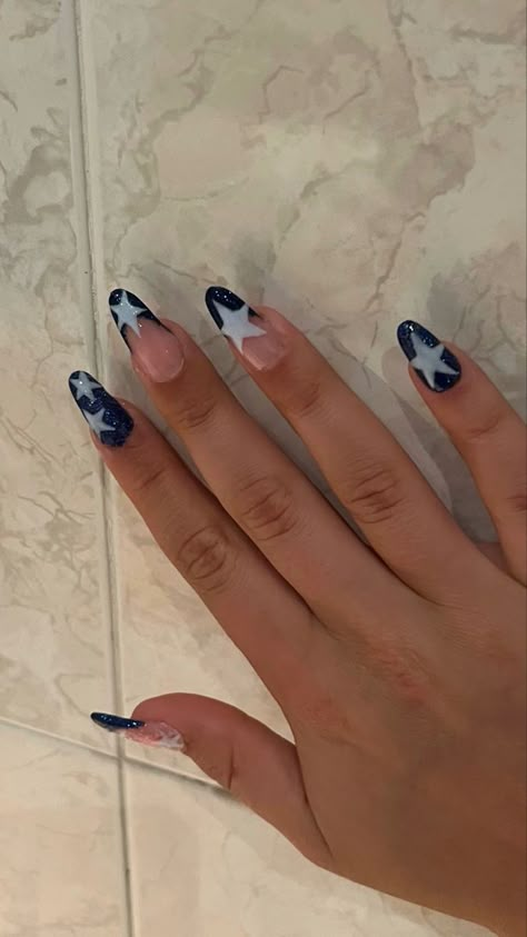 Blue Nail Y2k, Y2k Nails Short Blue, Space Blue Nails, Blue Star French Tip Nails, Nail Art Stars Simple, Light Blue Y2k Nails, Y2k Nails Short Stars, Blue Concert Nails, Blue And Yellow Star Nails