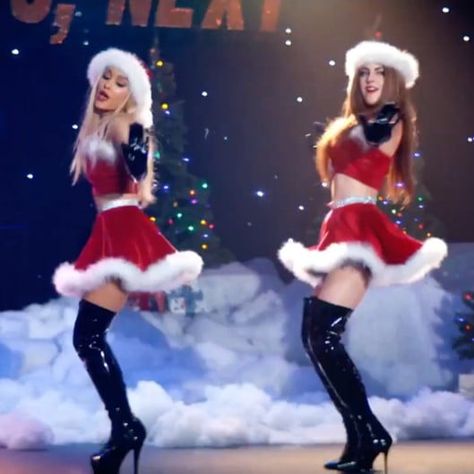 Funny Tweets About Ariana Grande "Thank U Next" Music Video Mean Girls Christmas, Ariana Grande Thank U Next, Victorious Cast, Thank U Next, Ariana Grande Gif, Liz Gillies, Girls Gloves, Ariana Grande Outfits, Santa Outfit