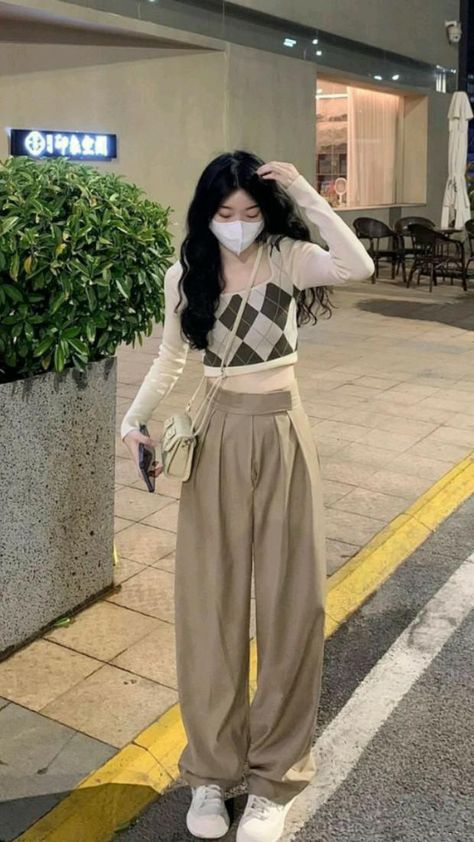 Outfit Korean Style, Spring Trends Outfits, Korean Outfit Street Styles, Korean Casual Outfits, Korean Girl Fashion, Tarzan, Kpop Fashion Outfits, Really Cute Outfits, Teenage Fashion Outfits