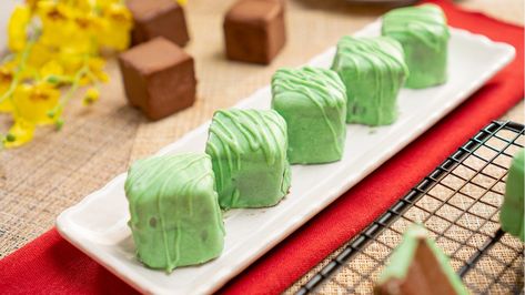 Copycat Fannie May Mint Chocolate Meltaways - Recipes.net Mint Meltaways Recipe, May Recipes, Chocolate Meltaways, Mint Meltaways, Mint Chocolate Recipes, Mint And Chocolate, Oreo Cheesecake Cookies, Hickory Farms, Xmas Cookie