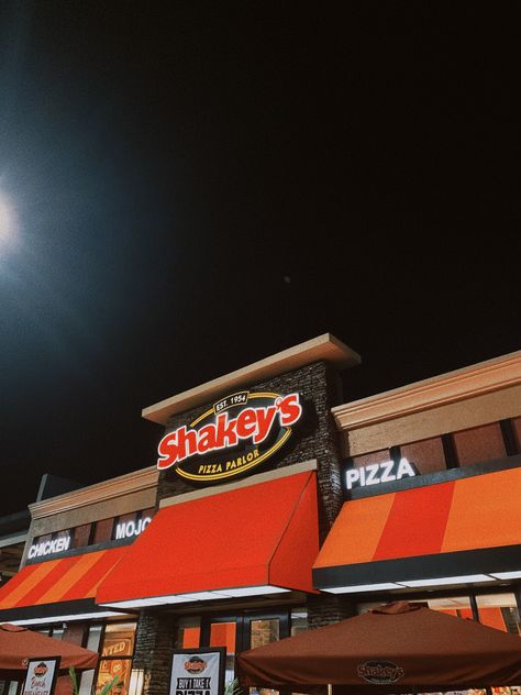 Shakeys Pizza Aesthetic, Shakeys Pizza, Pizza Aesthetic, City Boy, Old Ads, Pizza, Quick Saves, Pizzas