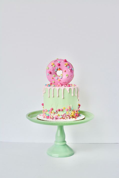 Sweet One Theme Smash Cake, Smash Cake Sweet One, Sweet One Smash Cake Girl, Sweet One First Birthday Cake Smash, Donut Smash Cake Girl, Donut Birthday Party Cake, Sweet One Smash Cake, Sweet One First Birthday Cake, Donut Smash Cake