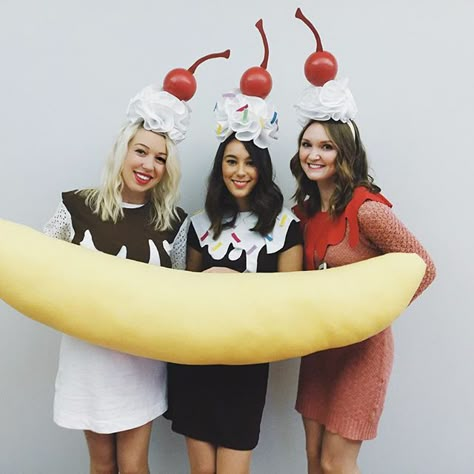 split - Halloween Costume - Ice cream - Banana Split More Ice Cream Cone Costume Women, Diy Ice Cream Halloween Costumes, Neopolitan Ice Cream Halloween Costume, Banana Split Costume, Ice Cream Cone Halloween Costume, Diy Group Halloween Costumes, Halloween Costumes For 3, Cute Group Halloween Costumes, Bff Halloween Costumes