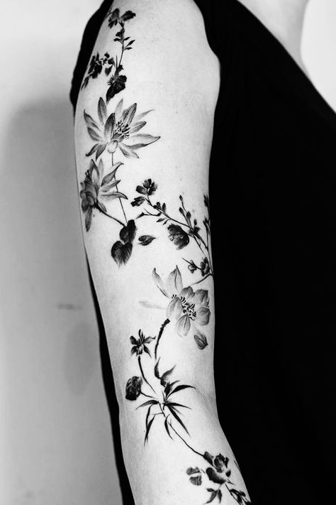 Chinese Lotus Tattoo, Brushwork Tattoo, Chinese Flower Tattoo, Chinese Painting Tattoo, Chinese Calligraphy Tattoo, Lotus Painting, Chinese Flower, Calligraphy Tattoo, Witch Tattoo