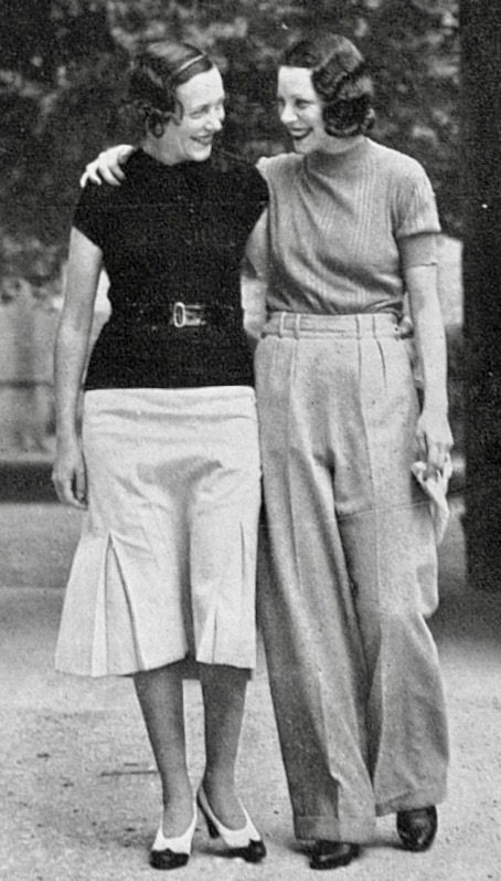 What Did Women Wear in the 1930s? 1930s Fashion Guide 30s Outfits, 1930s Outfits, Style Année 20, Vintage Fashion Style, Vintage Fashion 1930s, Pant Trousers Women, 1930 Fashion, Fashion Style Women, Patron Vintage