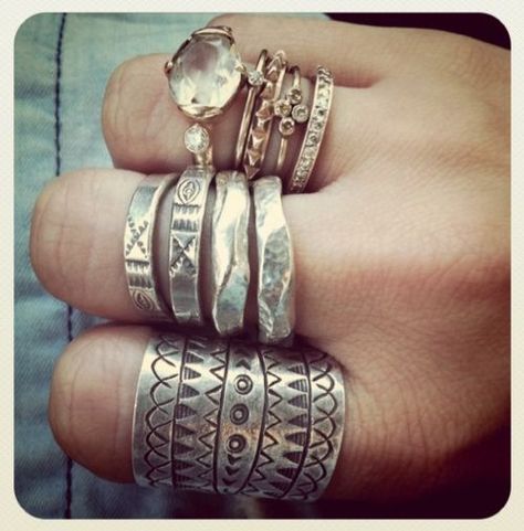 SilverNumbz Mundo Hippie, Estilo Hippy, Jewellery Rings, Estilo Hippie, Coachella Outfit, Bohol, Rings Silver, Vanessa Hudgens, All Black Outfit