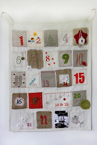 Advent on the wall Handmade Xmas Gifts, Advent Ideas, Advent Calendar Ideas, Christmas Calendar, Diy Advent Calendar, Presents For Girls, Calendar Ideas, Christmas Advent Calendar, Christmas Memory