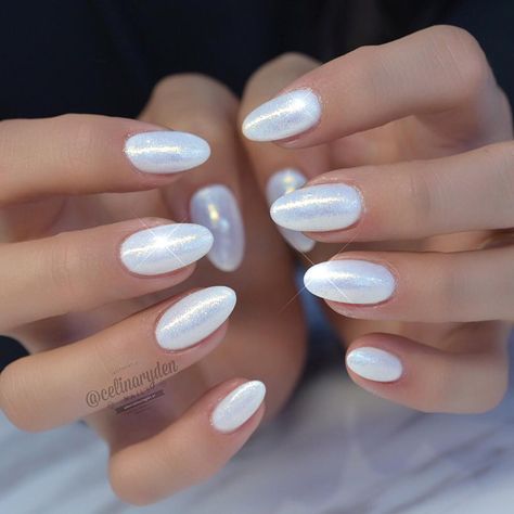 @m0llys mermaid nails 💗💁🏼 Light Elegance hard gels use White Sparkle Nails, White Almond Nails, White Chrome Nails, Shiny Nails Designs, Chrome Nails Designs, White Acrylic Nails, Mermaid Nails, Nails White, Colour Ideas