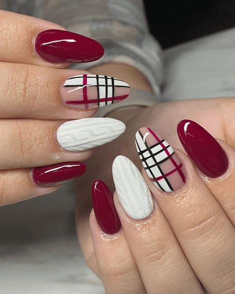 Plaid Nail Designs, Plaid Nail Art, Nail Art Noel, Fall Manicure, Plaid Nails, Sweater Nails, Short Nails Art, Fall Nail Art, Art Halloween