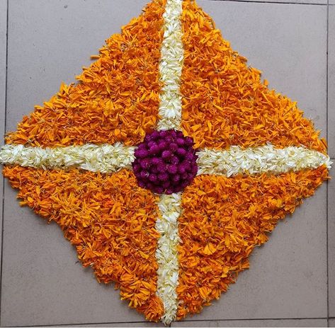 Onam Pukalam Design Simple, Onam Pookalam Design, Pookalam Design, Simple Flower Rangoli, Hanuman Ji Wallpapers, Rangoli Designs Simple Diwali, Festival Rangoli, Decor 2023, Diy Diwali Decorations