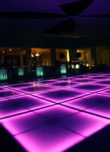 Disco Floor, Klub Malam, Nightclub Design, Dance Floor Wedding, Led Dance, Dance Floors, Disco Dance, Glow Party, Neon Party