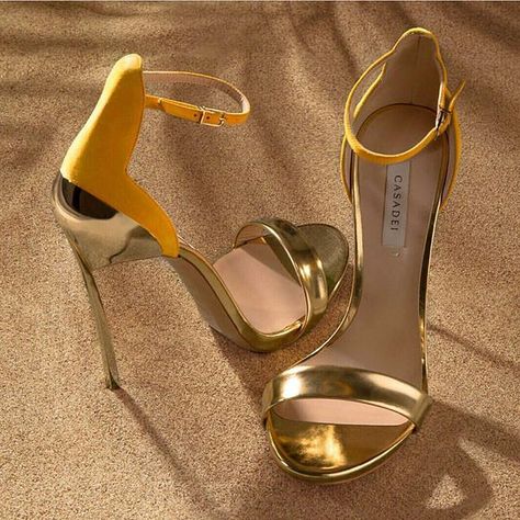 #shoes Flawless! Kasut Tumit Tinggi, Shopping Link, Beautiful High Heels, Girls Heels, Shoe Tags, Fashion Heels, Carrie Bradshaw, Fashion High Heels, High Heel Boots