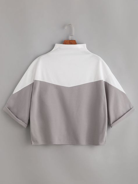 Shop Color Block Mock Neck Cuffed T-shirt online. SheIn offers Color Block Mock Neck Cuffed T-shirt & more to fit your fashionable needs. Color Block Clothes, Color Block Tshirt, T Shirt Art, Color Block Shirts, Teenage Fashion Outfits, Fashion Tops, Teen Fashion Outfits, Lany, Shirt Online