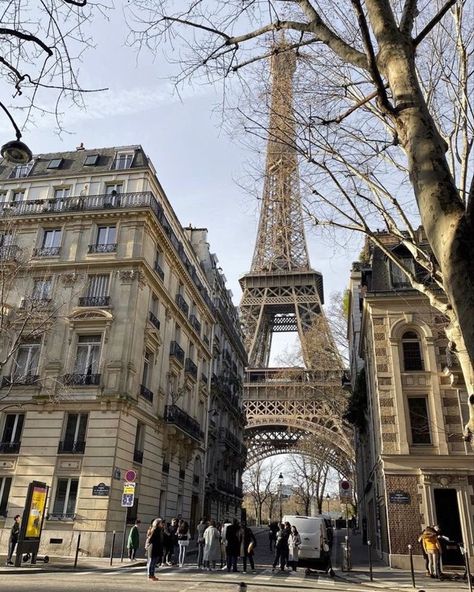 Paris Dream, Paris Vibes, Parisian Life, Paris Aesthetic, City Of Love, The Eiffel Tower, City Aesthetic, Pretty Places, Travel Inspo