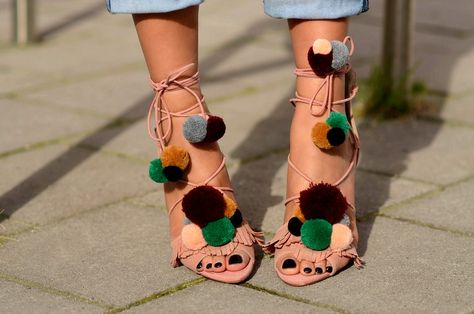 Zara Pom Pom sandal heels Pom Pom Heels, Pink Suede Heels, Pom Pom Sandals, Hand Crochet Baby Blanket, Zara Leather, Leather High Heels, Diy Shoes, Pink Suede, Zara Shoes