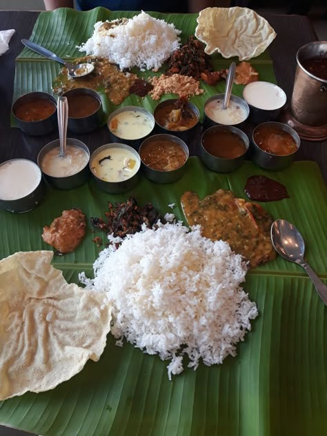 Andhra Aesthetic, Indian Food Aethstetic, Telugu Culture Aesthetic, Telugu Ammai Aesthetic, Indian Food Aesthics, Banana Leaf Food, Telugu Aesthetic, Telugu Food, South Indian Aesthetic