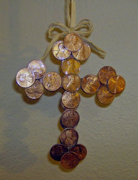 The Frugal Way - "Making It" on a Budget. : DIY CHRISTMAS CROSS ORNAMENTS FOR PENNIES...LITERA... Penny Crafts, Cross Ornaments, Rustic Christmas Ornaments, Cross Crafts, Church Crafts, Diy Cross, Christmas Ornaments Homemade, Christmas Ornaments To Make, Album Design