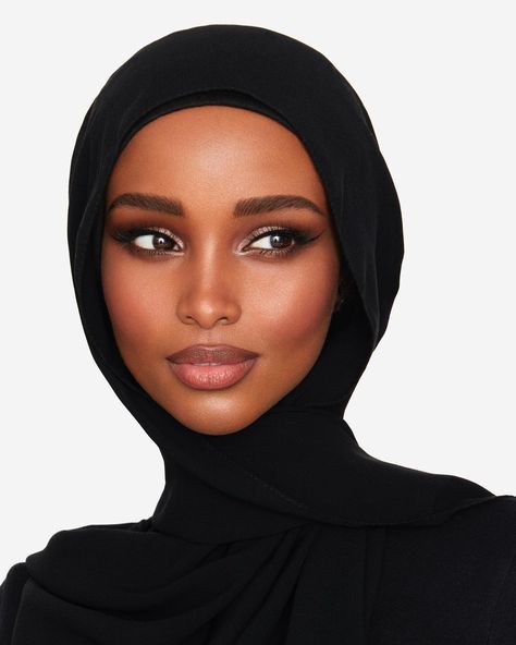 Hijab Makeup, Dark Eyeshadow, Work Makeup, Slimmer Face, Warm Skin Tone, Brown Skin Makeup, Mode Turban, Beauty Shoot, Dark Skin Makeup