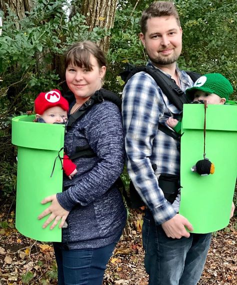 Mario and Luigi in Pipes Mario Costume Ideas, Mario And Luigi Costumes Couple, Baby Hulk Costume, Egg Costume Diy, Faith Nursery, Baby Mario Costume, Mario Character Costumes, Baby Wearing Costumes, Mario Brothers Costumes