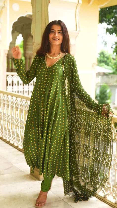 Bandhani Churidar Designs, Bandhani Dress Bandhani Dress Salwar Kameez, Bandhani Dress Cotton Design, Silk Kurti Designs For Stitching, Bandni Dress Style Kurti, Bandhani Kurta Designs, Bandhani Cotton Dress Design Patterns, Bandni Dress Style, Badhani Kurtis Design Latest