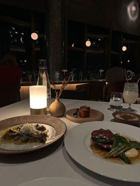 Fine Dining Aesthetic Night, Fine Dine Aesthetic, Fine Dining Date, Dinner Aesthetic Night, Fine Dining Aesthetic, Fine Dining Photography, Restaurant Vibes, Dinner Date Aesthetic, Fancy Date Night