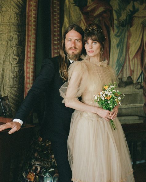 The Bride Wore Khaite for Her Wedding at Isabella Blow’s Former Estate in the Cotswolds | Vogue Lola Mcdonnell, Parisian Dinner Party, Pond Party, English Countryside Wedding, Isabella Blow, Greece Honeymoon, Cotswolds Wedding, Florals Wedding, Vogue Wedding