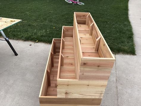 How to Build a Tiered Garden Planter Box | Chris Loves Julia | Bloglovin’ Tiered Garden Bed, Gemüseanbau In Kübeln, Planter Box Plans, Tiered Planter, Vegetable Garden Raised Beds, Building A Raised Garden, Garden Planter Boxes, Tiered Garden, Home Vegetable Garden