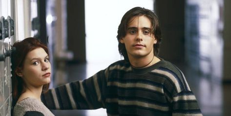 Why we're so not over Jared Leto as Jordan Catalano - Film Daily Jordan Catalano, Angela Chase, Heather Locklear, Laura Palmer, Luke Perry, Freaks And Geeks, Claire Danes, Hugh Laurie, Night King