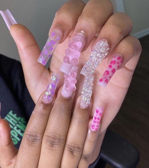 Gummy Bear Nails Acrylic, Bear Nails Acrylic, Bear Nails Designs, Summer Nail Ideas Pink, Candy Nails Designs, Gummy Bear Nails, Purple Summer Nails, Bears Nails, Nails Pretty