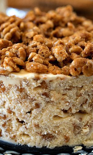 Biscoff Crunch Ice Cream Cake Biscoff Ice Cream Cake, Ice Cream Cake Recipe, Cream Cakes, Family Feast, Ice Cream Treats, Cream Desserts, Ice Cream Desserts, Ice Creams, Yummy Sweets