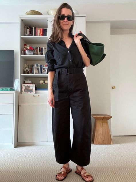 The Audacity of Black in Summertime Black Linen Pants Outfit Work, Wide Linen Pants Outfit, Wide Black Pants Outfit, Linen Pants Outfit Work, Wide Linen Pants, Pants Outfit Work, Black Pants Outfit, Linen Pants Outfit, Black Linen Pants