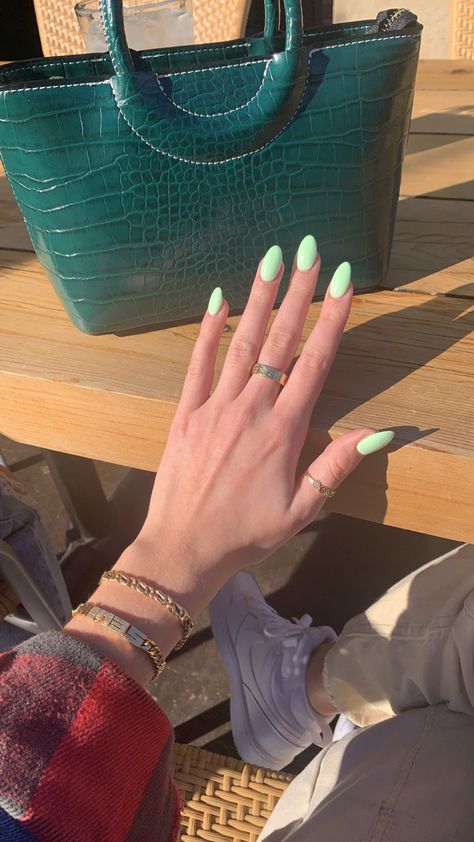 Very Light Green Nails, Pastel Green Coffin Acrylic Nails, Mint Green Oval Nails, Honeydew Green Nails, Light Green Round Nails, Soft Lime Green Nails, Neon Green Manicure, Pale Green Gel Nails, Light Green Nails Almond Shape