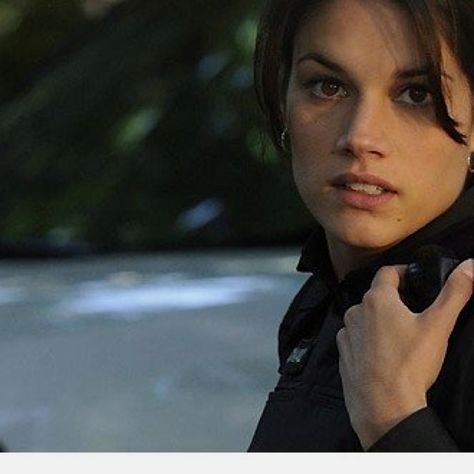 Andy McNally <3 Andy Mcnally, Missy Peregrym, Rookie Blue, Tv Programmes, Tv Drama, Cute Woman, Montreal, Fangirl, Movie Tv