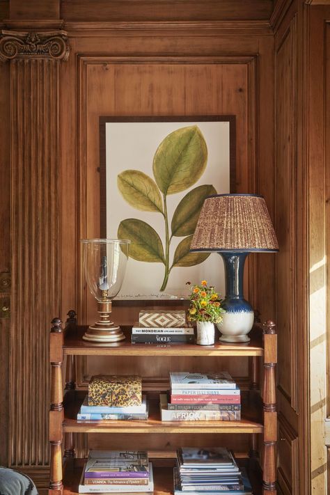 ashley whittaker connecticut house tour library etagere Ashley Whittaker, Connecticut House, Veranda Magazine, Georgian Style Homes, Venetian Plaster Walls, Georgian Mansion, Long Living Room, Mahogany Table, Painted Floor