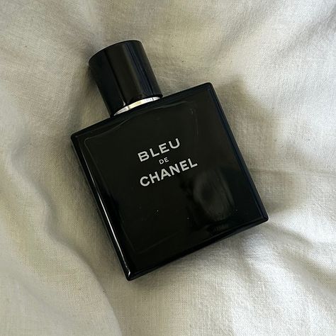 A photo of a bottle of Bleu de Chanel Eau de Toilette on a white duvet Aesthetic Chanel, Chanel Bleu, London Models, Aesthetic Feed, Boys Life, Boy Aesthetic, Boy Best Friend, Chic Aesthetic, Aesthetic Boy