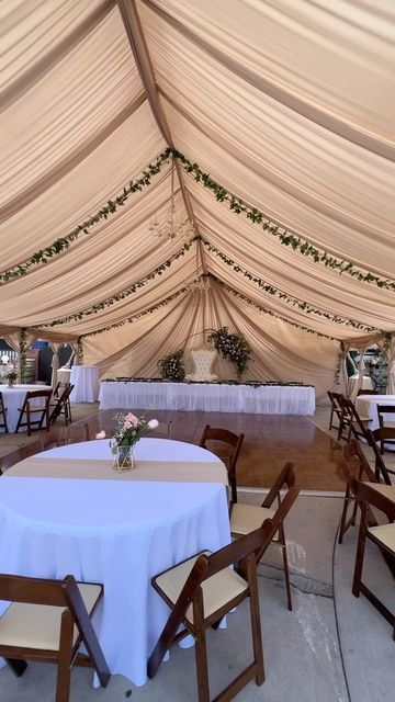 Tables Under Tent, Outside 15 Party Ideas, Tent Quinceanera, Tent Event Decor, Brown Quinceanera Theme, Baby Shower Tent Decorations, Outdoor Quinceanera Ideas Decoration, Outdoor Quinceanera Ideas, Brown Quince