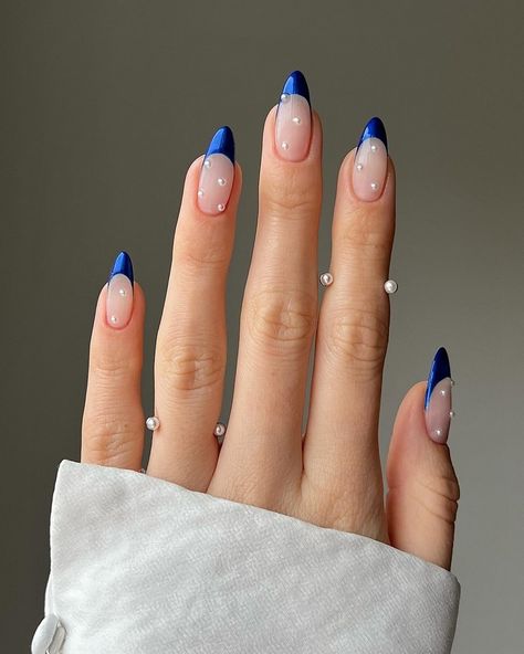 Royal Blue Almond Nails, Royal Blue And White Nails, Graduation Nails Blue, Royal Blue French Tip Nails, Blue French Nails, Nurse Nails, Royal Blue Nails Designs, Aesthetic Nail Ideas, Blue Winter Nails