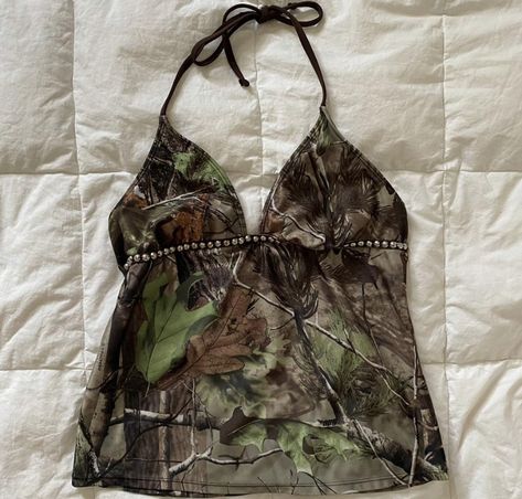 Camo Aesthetic, 2000 Clothes, Goth Harajuku, Geometric Clothing, Girls Streetwear, 2000s Clothes, Camo Outfits, Womens Sleeveless Tops, 2000s Fashion Outfits