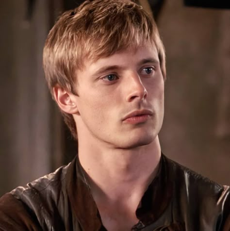 Arthur Pendragon Icon, King Arthur Merlin, Merlin Show, Prince Arthur, Merlin Series, Merlin And Arthur, School For Good And Evil, Arthur Pendragon, Bradley James