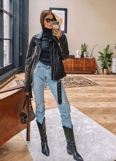 Casual Going Out Outfits Winter, Cowboy Boots Winter Outfit, Outfit Botas Vaqueras, Outfits Con Botas Cowboy, Jeans And Cowboy Boots Outfit, Look Cowgirl, Outfit Cowboy Boots, Outfit Uni, Boots Ootd