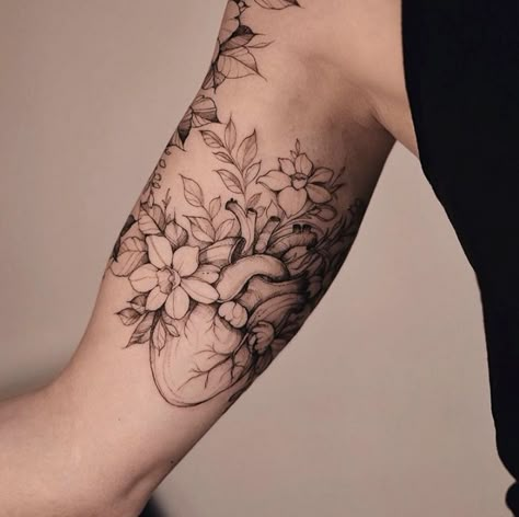 Chd Tattoo, Diana Severinenko, Anatomical Heart Tattoo, Fine Line Tattoo, Inspiration Tattoos, Peonies Tattoo, Line Tattoo, Modern Tattoos, Line Work Tattoo